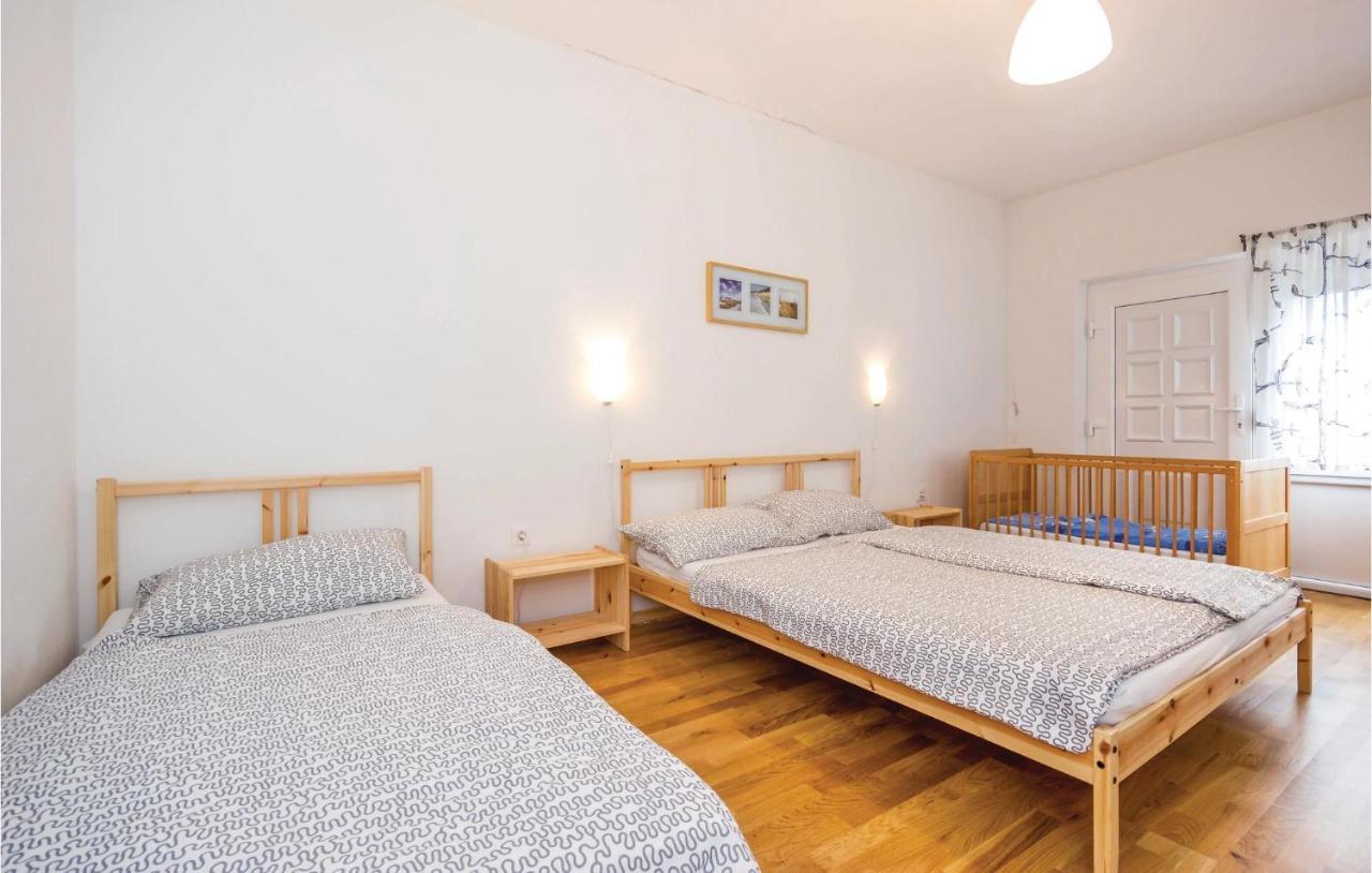 Stunning Apartment In Матульи Экстерьер фото