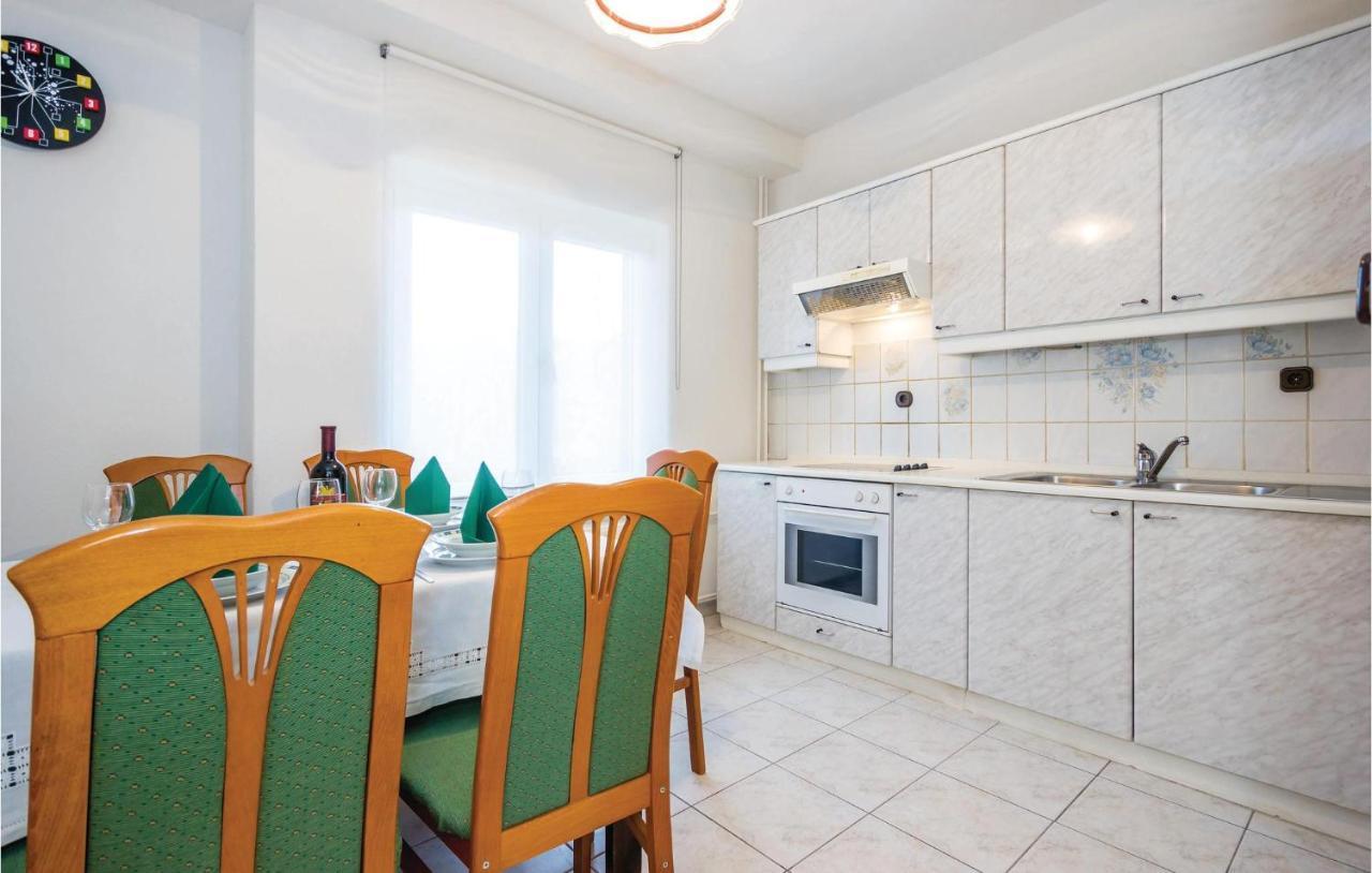 Stunning Apartment In Матульи Экстерьер фото