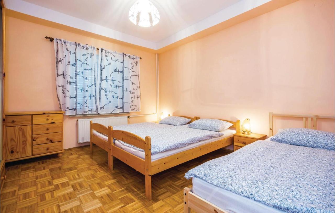 Stunning Apartment In Матульи Экстерьер фото